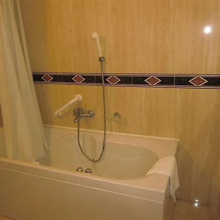 Ariston Hotel 3*