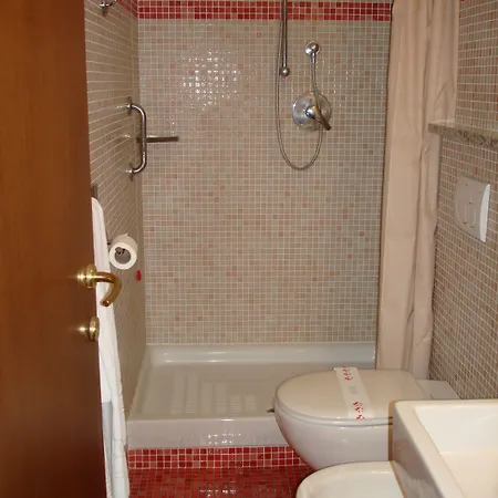 فندق Ariston