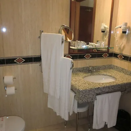 فندق Ariston 3*