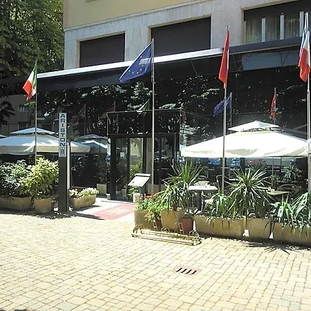 阿里斯顿酒店 酒店