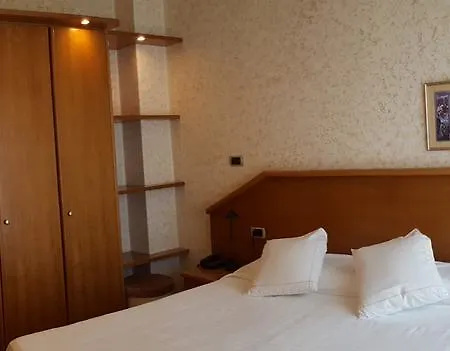 Hotel Ariston 3*