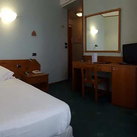 Ariston Hotel