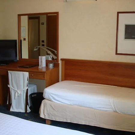 Ariston Hotel 3*