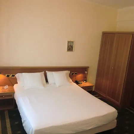 Ariston מלון 3*